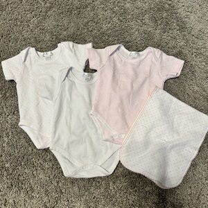 Kissy Dots Pink 3 Pack Bodysuit Set - Onesies and Burp Cloth